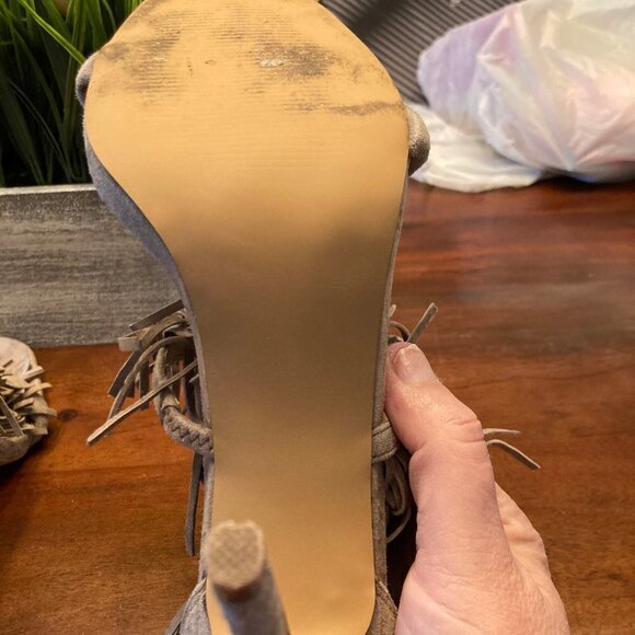 Steve Madden Taupe Fringly Sandals  Size 8 - Picture 6 of 10